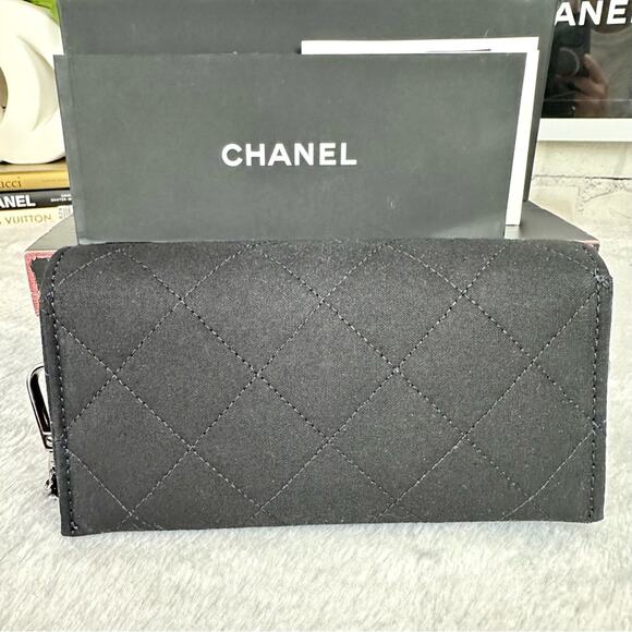 Chanel black canvas cloth sunglass case crossbody - Picture 3 of 11